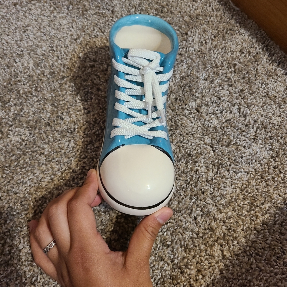 Cute shoe glass decoration